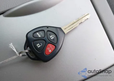 2010 Toyota Camry Se/Le/Xle z USA, uszkodzony, nr VIN 4T4BF3EK3AR044637